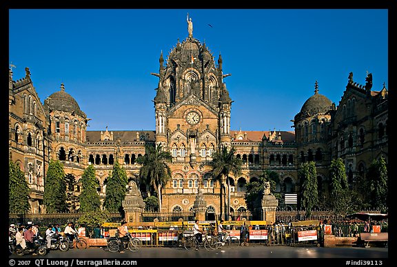 Victoria Terminus (Chhatrapati Shivaji Terminus), late afternoon. Mumbai, Maharashtra, India