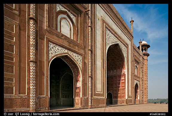 Taj Mahal masjid. Agra, Uttar Pradesh, India (color)