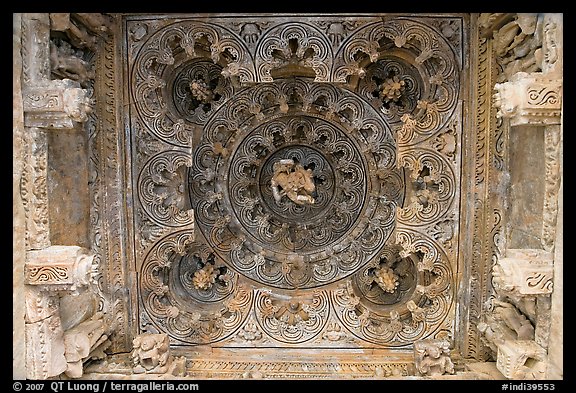 Ceiling decor of temple entrance, Parsvanatha, Eastern Group. Khajuraho, Madhya Pradesh, India (color)