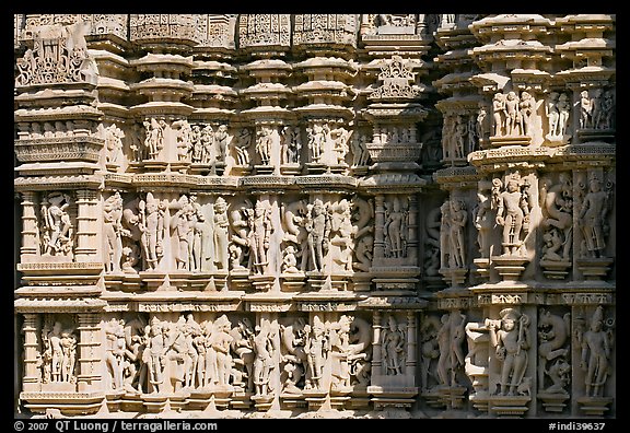 Sculptures on the outside of Kadariya-Mahadeva temple. Khajuraho, Madhya Pradesh, India (color)