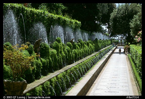 Alley lined with fountains, Villa d'Este. Tivoli, Lazio, Italy (color)