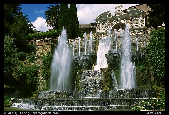 Large fountain, Villa d'Este gardens. Tivoli, Lazio, Italy