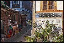 House and alley, Bukchon Hanok Village. Seoul, South Korea ( color)