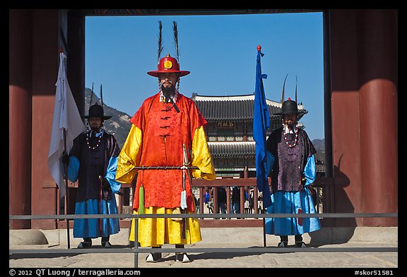 Royal guards, Heugnyemun gate, Gyeongbokgung. Seoul, South Korea (color)