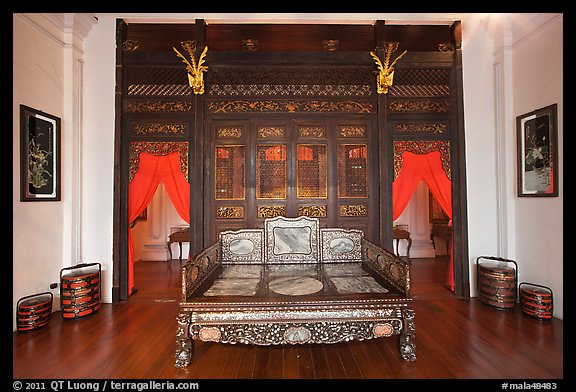 Chinese bed, Pinang Peranakan Mansion. George Town, Penang, Malaysia