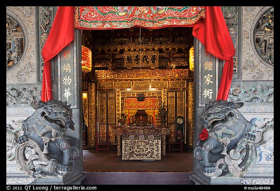 Carved stone dragons and main hall, Khoo Kongsi. George Town, Penang, Malaysia