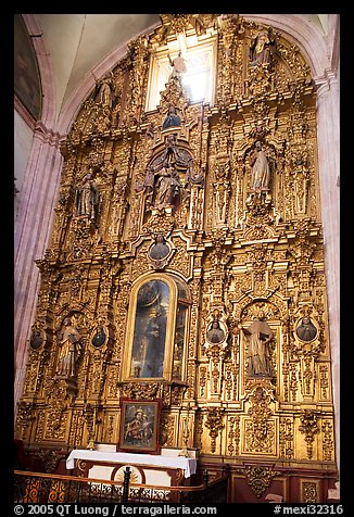Guilded altar in Church Santo Domingo. Zacatecas, Mexico (color)