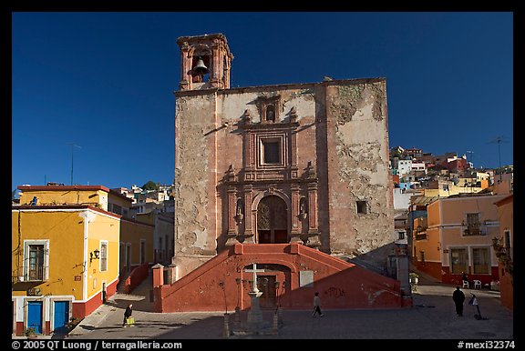 Plaza and church San Roque, early morning. Guanajuato, Mexico (color)