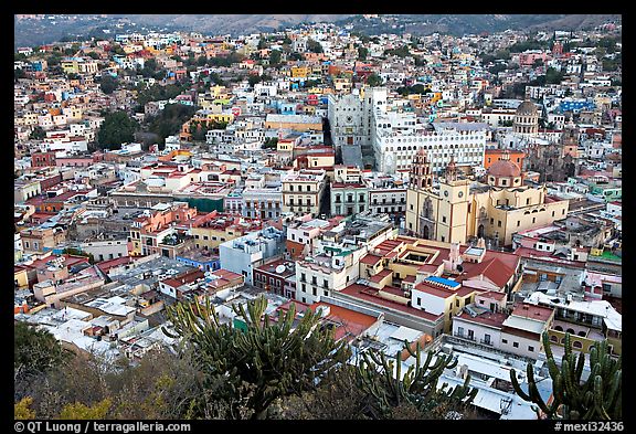 Panoramic view of the town center at dawn. Guanajuato, Mexico