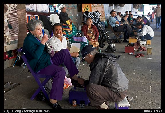 Shoe shinning on plazza. Guanajuato, Mexico (color)