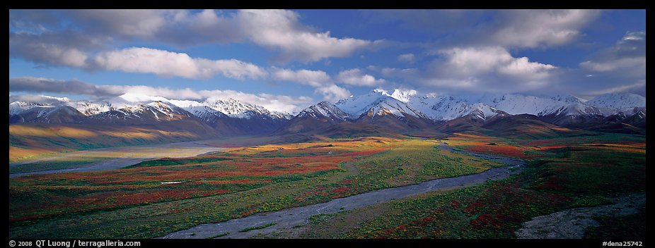 Mountain landscape with clouds. Denali National Park, Alaska, USA.