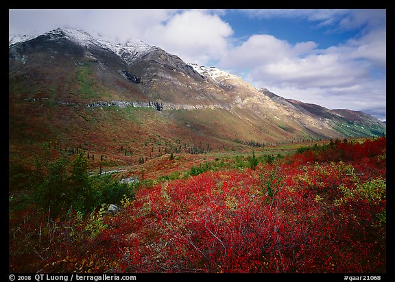 Tundra, valley, and mountains with fresh snow. Gates of the Arctic National Park, Alaska, USA.