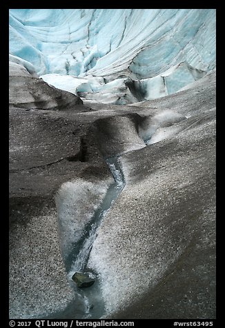 Sculptured bowl, Root Glacier. Wrangell-St Elias National Park (color)