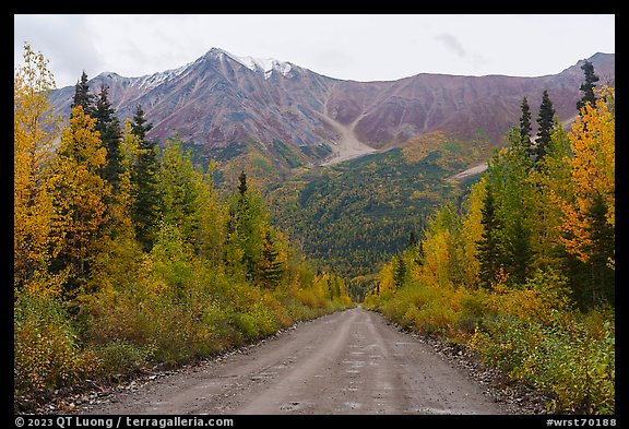 Road to Kennecott. Wrangell-St Elias National Park (color)