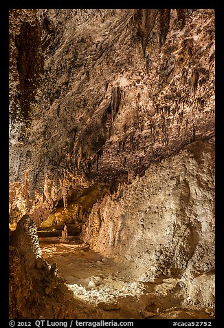 Fine stalactite draperies. Carlsbad Caverns National Park, New Mexico, USA.