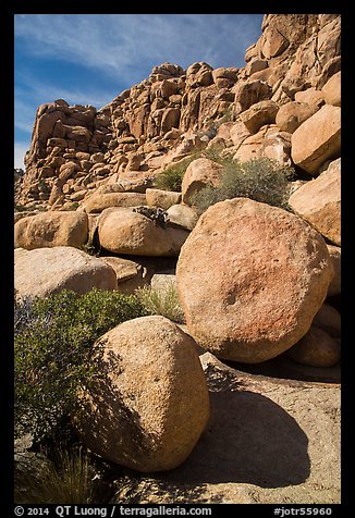 Jumble of rocks, Hidden Valley. Joshua Tree National Park (color)