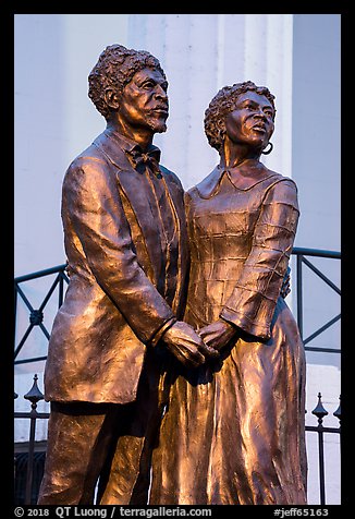Statue of Dred and Harriet Scott by Harry Weber. Gateway Arch National Park (color)