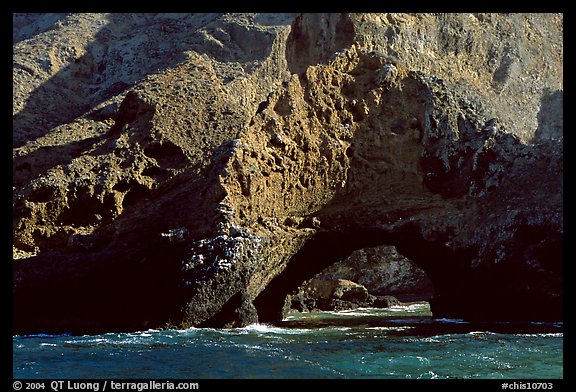Sea arch, Santa Cruz Island. Channel Islands National Park, California, USA.