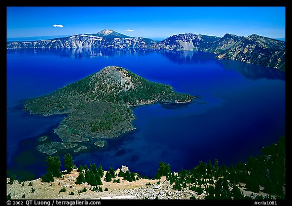 Lake and Wizard Island. Crater Lake National Park (color)