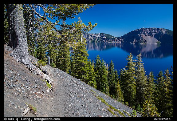 Wizard Island summit trail. Crater Lake National Park (color)