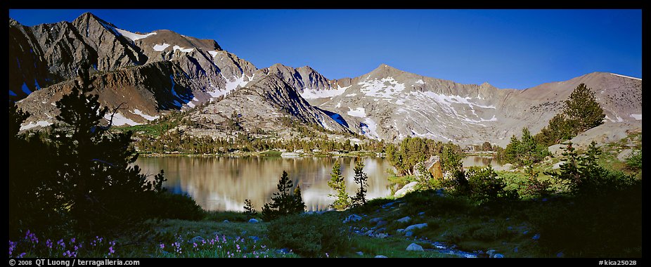Lake and high peaks. Kings Canyon National Park (color)