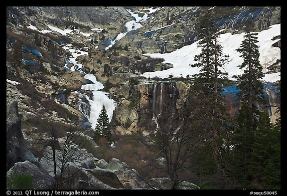 Tokopah Falls cascading down cliffs for 1200 feet. Sequoia National Park, California, USA.