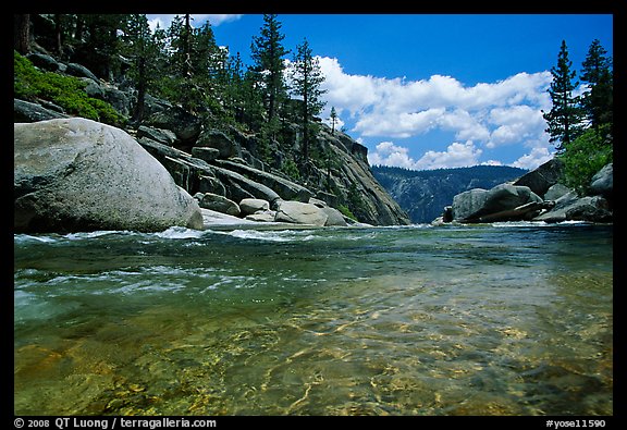 Yosemite Creek at the brink of Yosemite Falls. Yosemite National Park, California, USA.