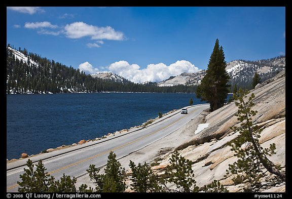 Road on shore of Tenaya Lake. Yosemite National Park, California, USA.