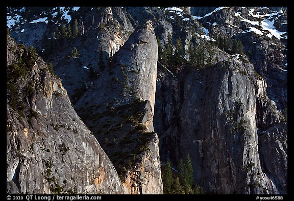 Cliffs and Leaning Tower. Yosemite National Park (color)