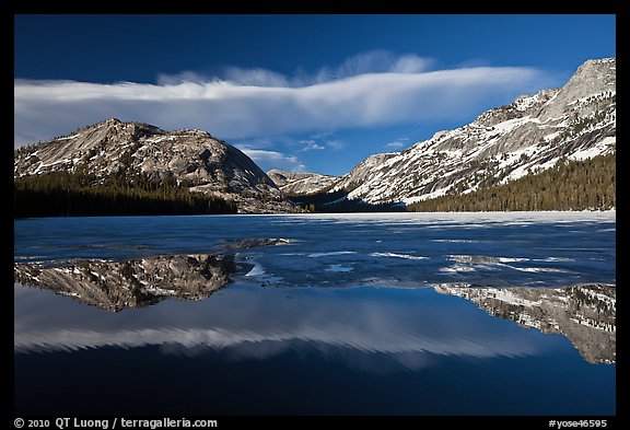 Spring thaw, Tenaya Lake. Yosemite National Park, California, USA.