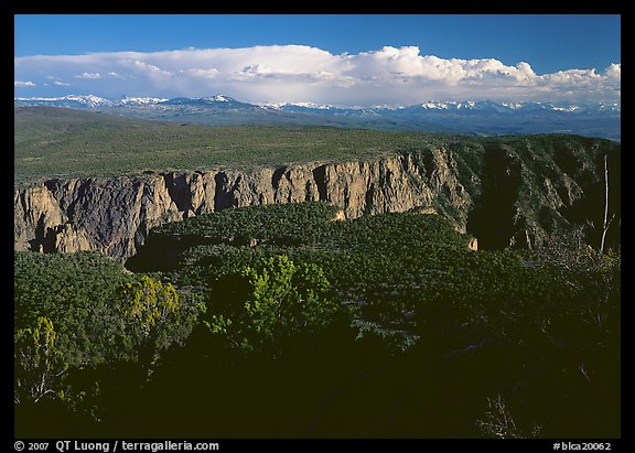 canyon from  North vista trail. Black Canyon of the Gunnison National Park (color)