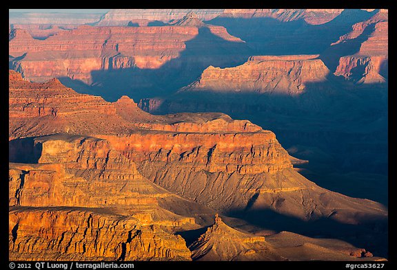 Ridges at sunrise from Moran Point. Grand Canyon National Park, Arizona, USA.