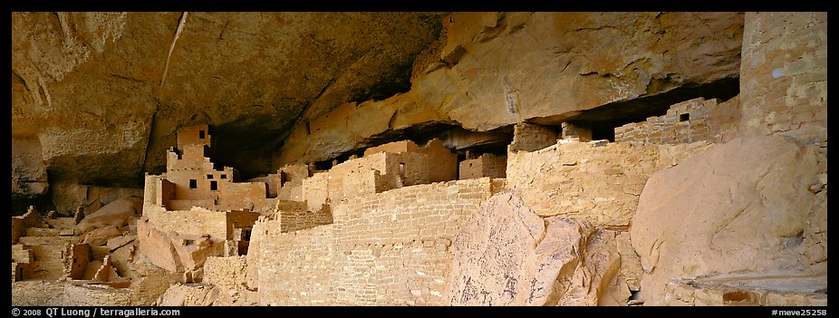 Cliff Palace, largest Anasazi cliff dwelling. Mesa Verde National Park (color)