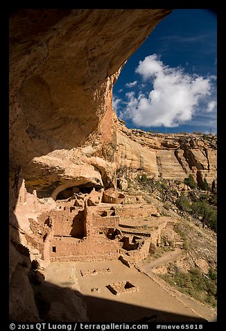 Alcove and Long House, Wetherill Mesa. Mesa Verde National Park (color)