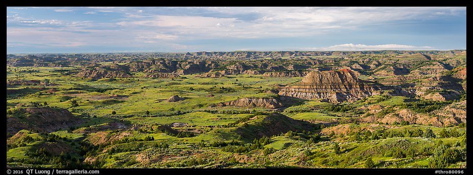 Wide view of Painted Canyon. Theodore Roosevelt National Park (color)