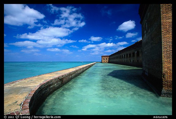 [open edition]   Fort Jefferson moat and seawall. Dry <span onclick=