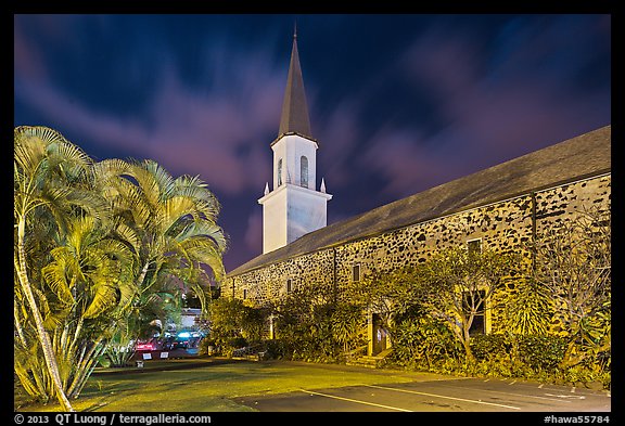 Mokuaikaua church at night, Kailua-Kona. Hawaii, USA