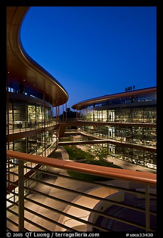 James Clark Center, home to multidisciplinary  program in biology, dusk. Stanford University, California, USA