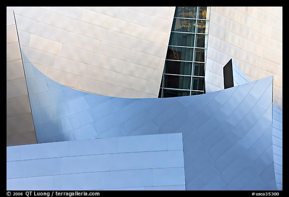 Steel curves, Walt Disney Concert Hall. Los Angeles, California, USA (color)