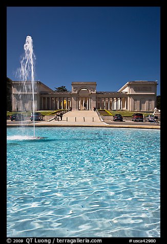 Fountain and Palace of the Legion of Honor, Lincoln Park. San Francisco, California, USA (color)