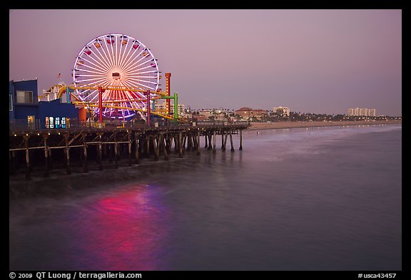 Picture/Photo: Ferris Wheel and beach at dusk, Santa Monica Pier. Santa