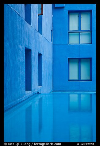 Blue walls and reflecting tool, Schwab Residential Center. Stanford University, California, USA