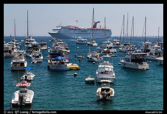 Yachts and cruise chip, Avalon Bay, Santa Catalina Island. California, USA