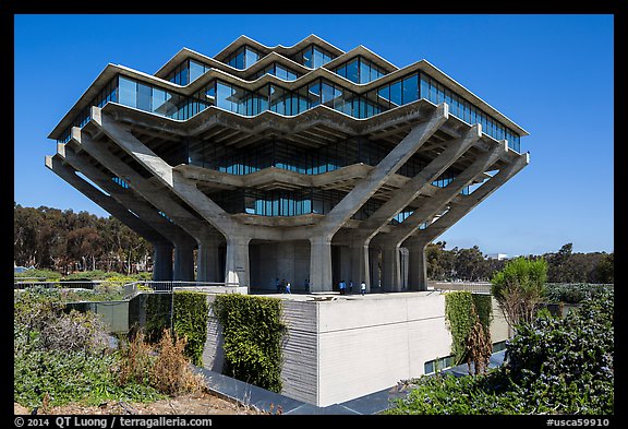 Geisel Library, in brutalist architectural style, UCSD. La Jolla, San Diego, California, USA (color)