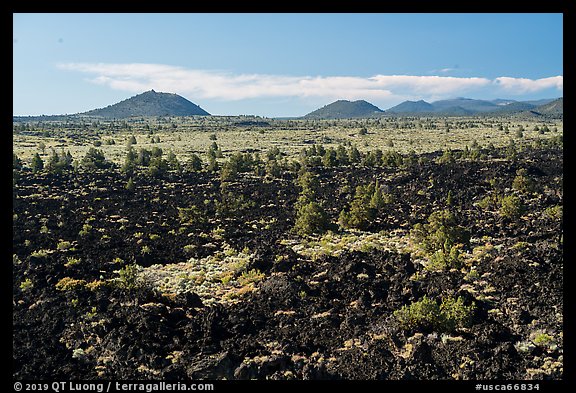 Homestead Flow and volcanic buttes. Lava Beds National Monument, California, USA
