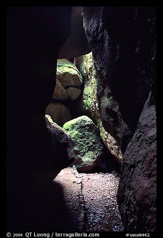 Rocks and trail in Bear Gulch Caves. Pinnacles National Park, California, USA.
