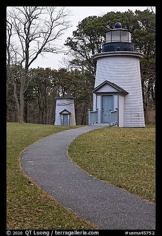 Path leading to historic lighthouses, Cape Cod National Seashore. Cape Cod, Massachussets, USA