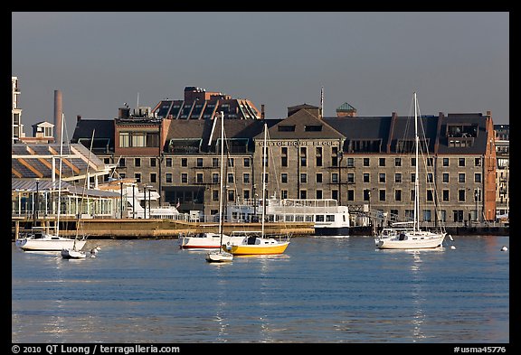 Anchored boats and custom houses. Boston, Massachussets, USA