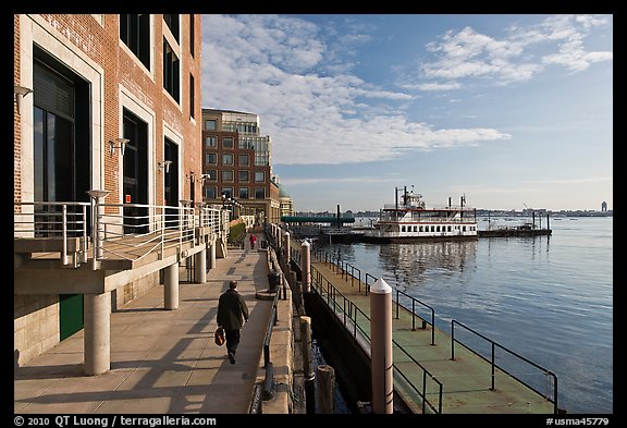 Rowes Wharf, early morning. Boston, Massachussets, USA