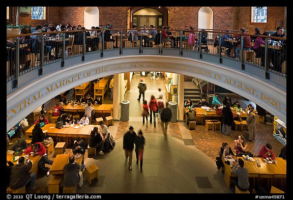 People dining, Quincy Market. Boston, Massachussets, USA